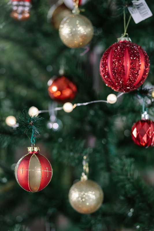 Giáng sinh, trang trí, cây thông, pine tree, decor, noel, christmas- Laura James 3