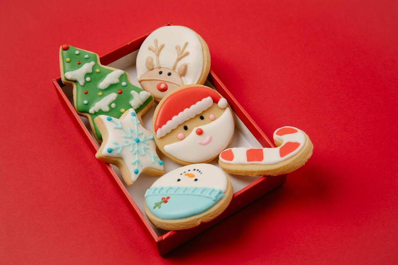Bánh ngọt, kẹo, giáng sinh, cây thông, ông già, candy, pine tree, cakes, noel, christmas- Laura James 4