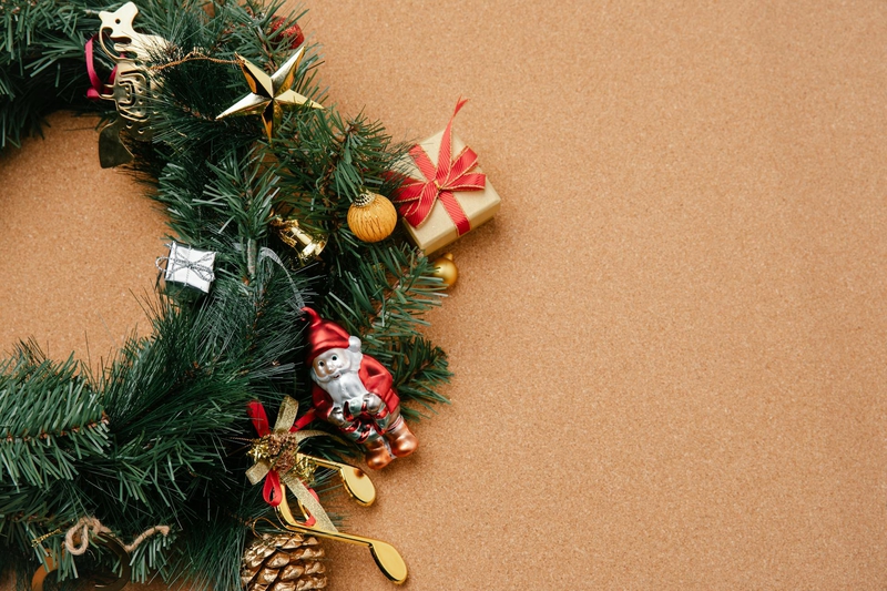 Giáng sinh, trang trí, cây thông, pine tree, decor, noel, christmas- Laura James 7