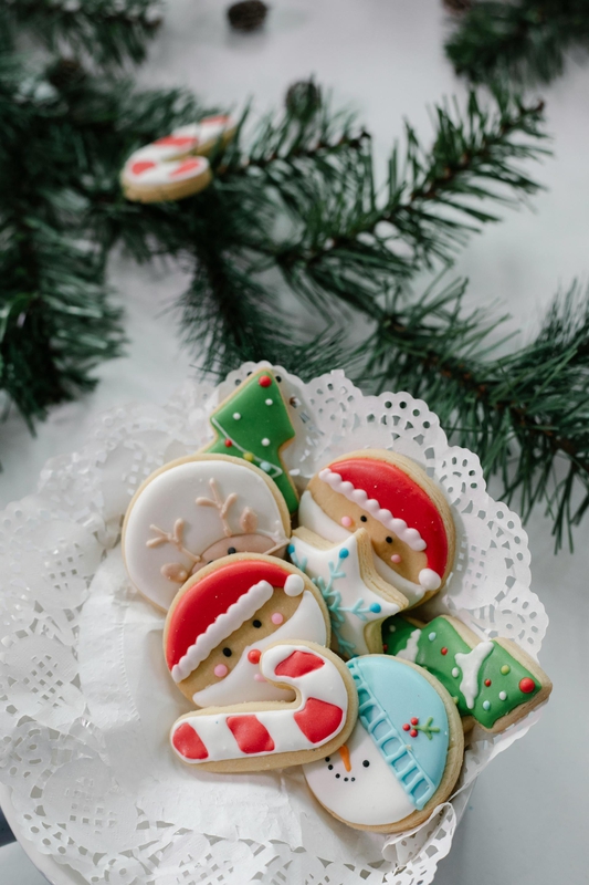 Bánh ngọt, kẹo, giáng sinh, cây thông, ông già, candy, pine tree, cakes, noel, christmas- Laura James 6