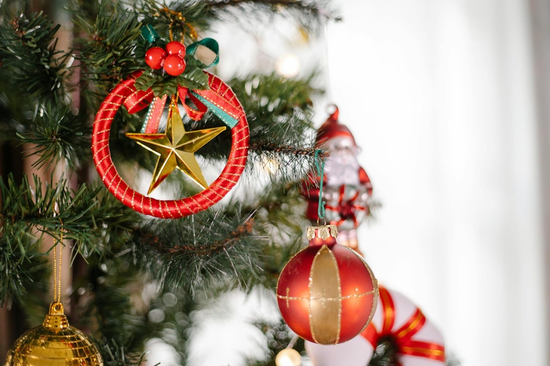 Giáng sinh, trang trí, cây thông, pine tree, decor, noel, christmas- Laura James 17
