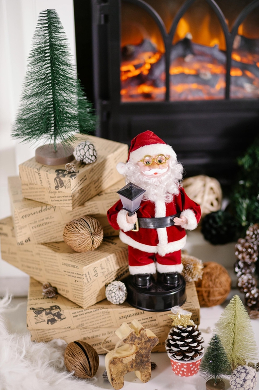 Ông già noel, giáng sinh, cây thông, pine tree, noel, christmas- Laura James 1