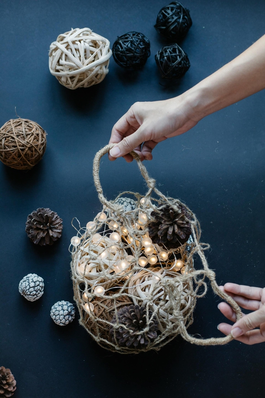 Đèn, giáng sinh, trang trí, cây thông, pine tree, decor, noel, christmas- Laura James 3