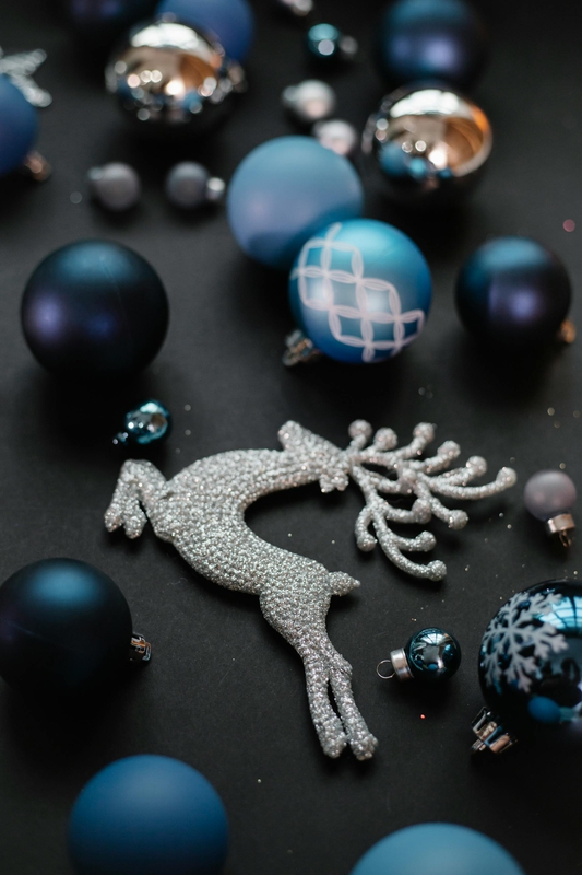 Giáng sinh, trang trí, trái châu, tuần lộc, decor, noel, christmas- Laura James 2
