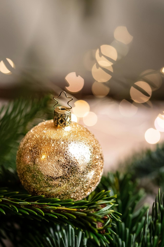 Trái châu, cây thông, trang trí, không khí giáng sinh, christmas balls, christmas tree, decoration, christmas atmosphere - Micheile Henderson