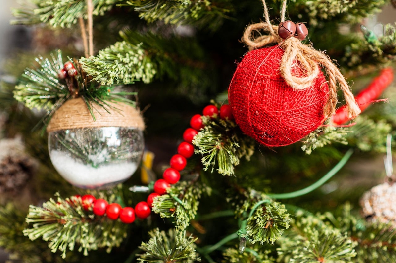 Trái châu, cây thông, trang trí, không khí giáng sinh, christmas balls, christmas tree, decoration, christmas atmosphere - Juan Hernandez Jr 1