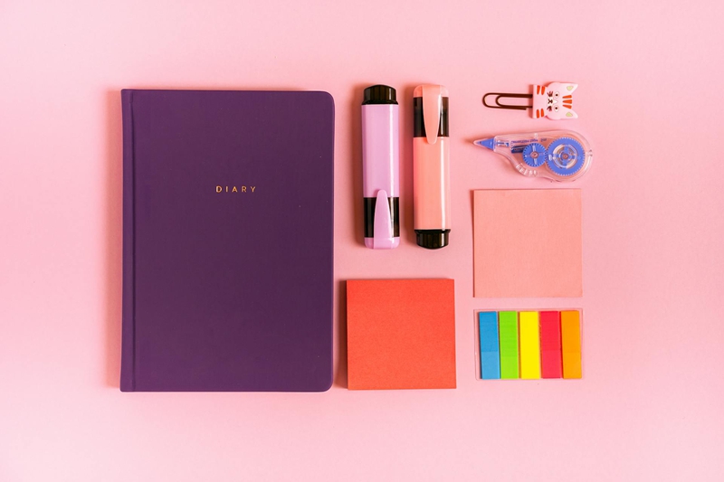 Bút, vở, ghi chú, highlighter, pen, notebook, đồ dùng học tập, trường, school supplies, school- Antoni Shkraba Studio 1