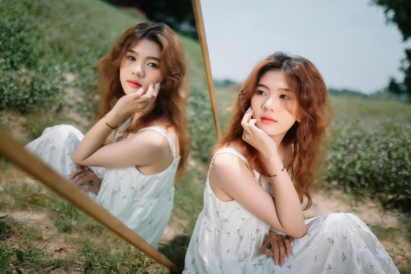Con gái, girl, gương, đồng cỏ, ngoại cảnh, Việt Nam - Huy Nguyễn 7
