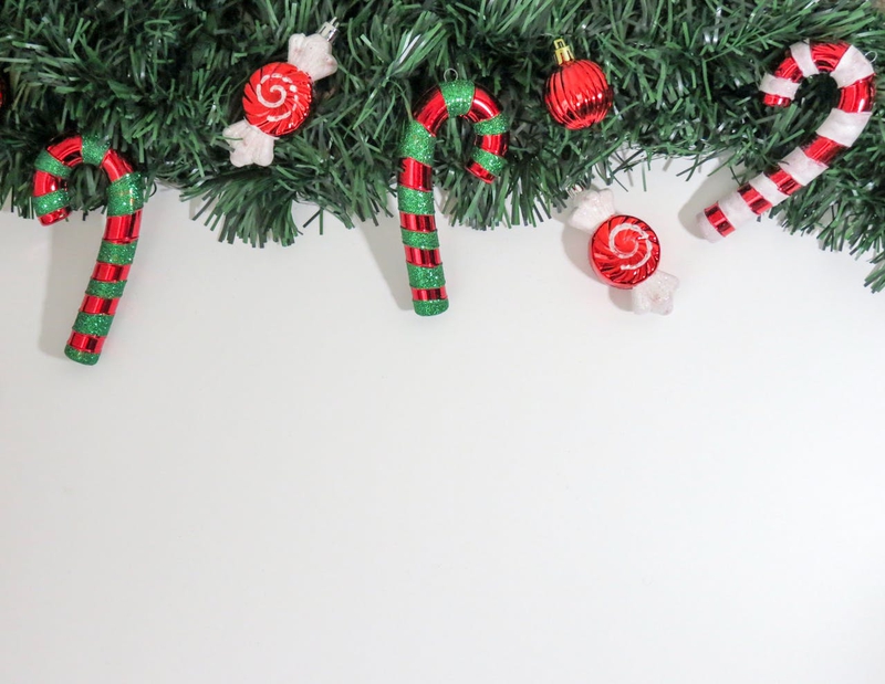 Giáng sinh, quả châu, cây thông, kẹo, christmas, baubles, red, pine tree, candy -  Miesha Renae Maiden