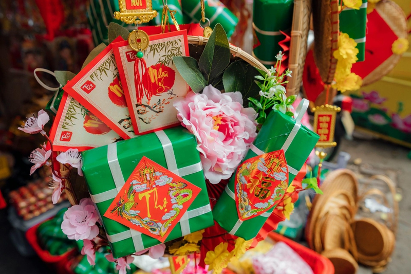 Trang trí, Tết, Tết Nguyên Đán, mua sắm, chợ tết, đèn lồng, câu chúc, decorations, Tet, Lunar New Year, shopping, Tet market, lanterns- HONG SON 2