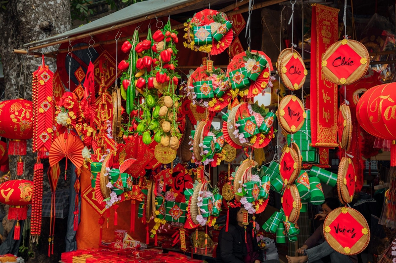 Trang trí, Tết, Tết Nguyên Đán, mua sắm, chợ tết, đèn lồng, câu chúc, decorations, Tet, Lunar New Year, shopping, Tet market, lanterns- HONG SON 3