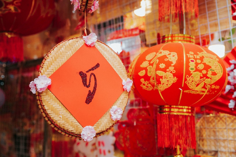 Trang trí, Tết, Tết Nguyên Đán, mua sắm, chợ tết, đèn lồng, câu chúc, decorations, Tet, Lunar New Year, shopping, Tet market, lanterns- HONG SON 10