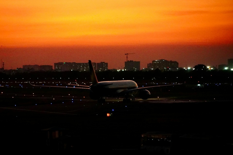 Sân bay, đường băng, hoàng hôn, trời, airport, runway, sunset, sky - Tuan Vy