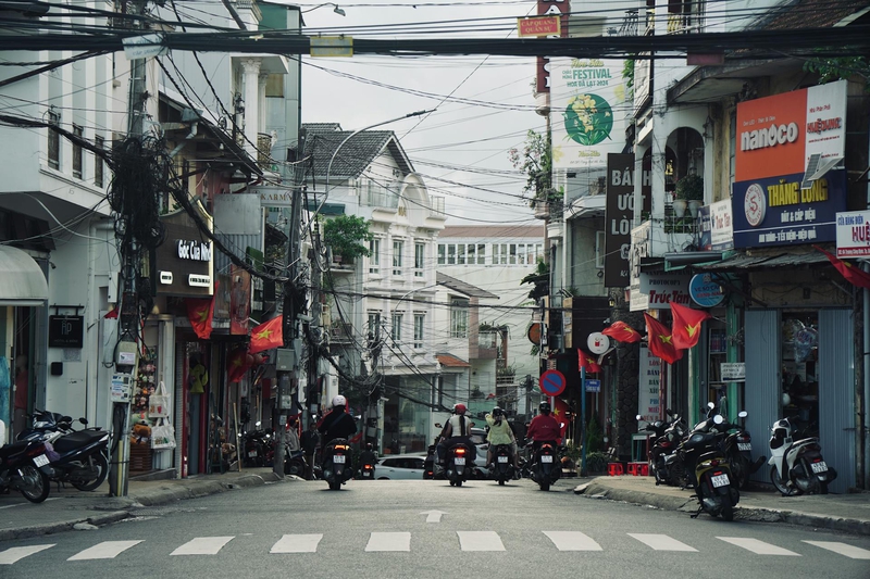 Đường phố, xe cộ, đèn giao thông, streets, vehicles, traffic lights- Tuan Vy