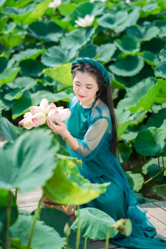 Con gái, girl, áo dài, trang phục truyền thống - chungtothichchupanh 1