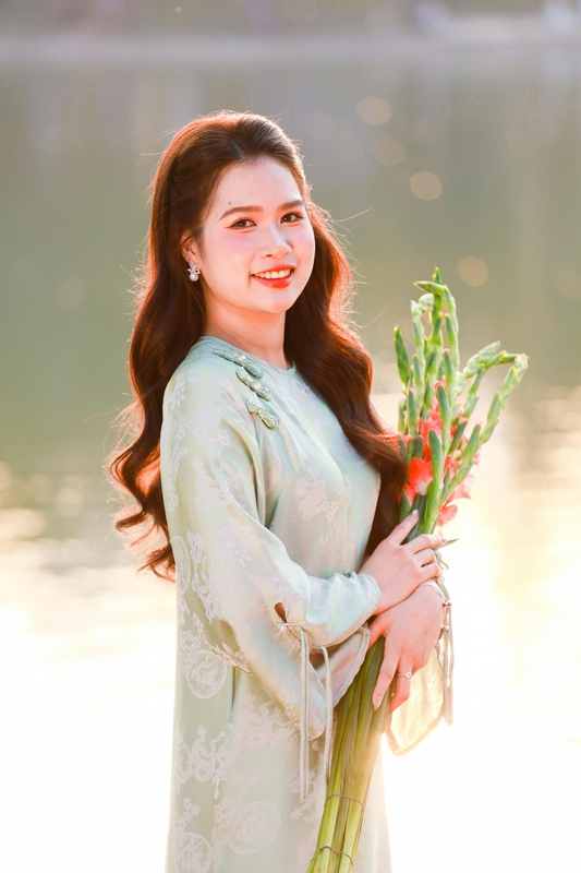 Áo dài, áo dài Việt Nam, áo dài màu xanh lá, con gái, girl, truyền thống, tết, xuân, spring, Việt Nam, Hà Nội, Hồ Gươm - Hồng Quang Official 1