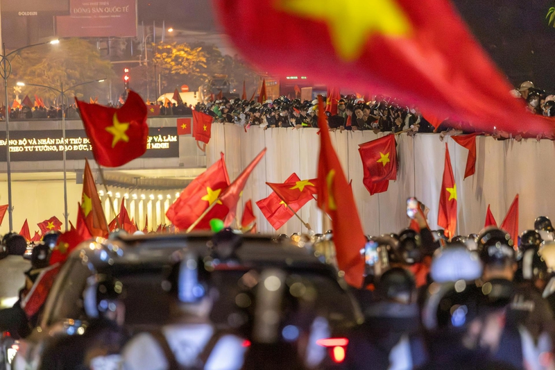 Đi bão, lá cờ Việt Nam, lá cờ, cờ đỏ sao vàng, flag, truyền thống, văn hóa, Việt Nam - Hồng Quang Official 3 11