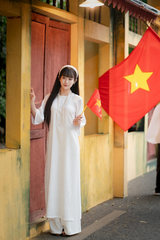 Ái dài, con gái, girl, lá cờ Viêt Nam, nón lá, truyền thống, tết, xuân, spring, Việt Nam, Hà Nội, Phố cổ - lVu image 11