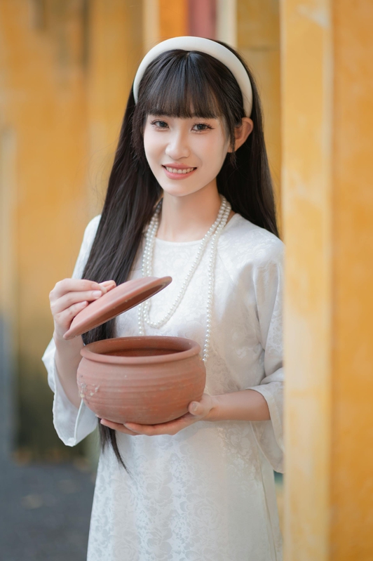 Ái dài, con gái, girl, lá cờ Viêt Nam, nón lá, truyền thống, tết, xuân, spring, Việt Nam, Hà Nội, Phố cổ - lVu image 4
