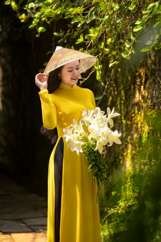 Áo dài, áo dài Việt Nam, áo dài màu vàng, con gái, girl, truyền thống, Việt Nam - Sang Tran 1