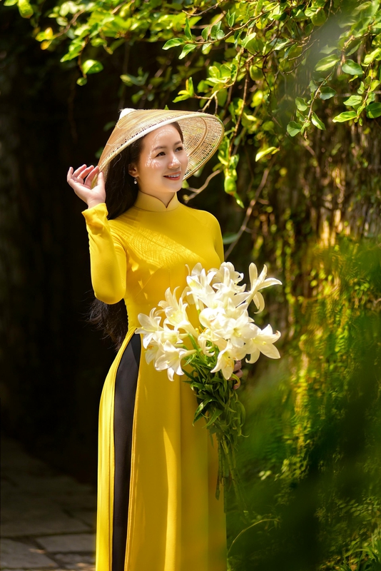 Áo dài, áo dài Việt Nam, áo dài màu vàng, con gái, girl, truyền thống, Việt Nam - Sang Tran 2