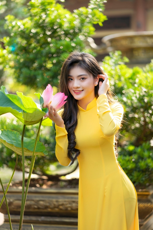 Áo dài, áo dài Việt Nam, áo dài màu vàng, con gái, girl, truyền thống, Việt Nam - Tú Nguyễn 2