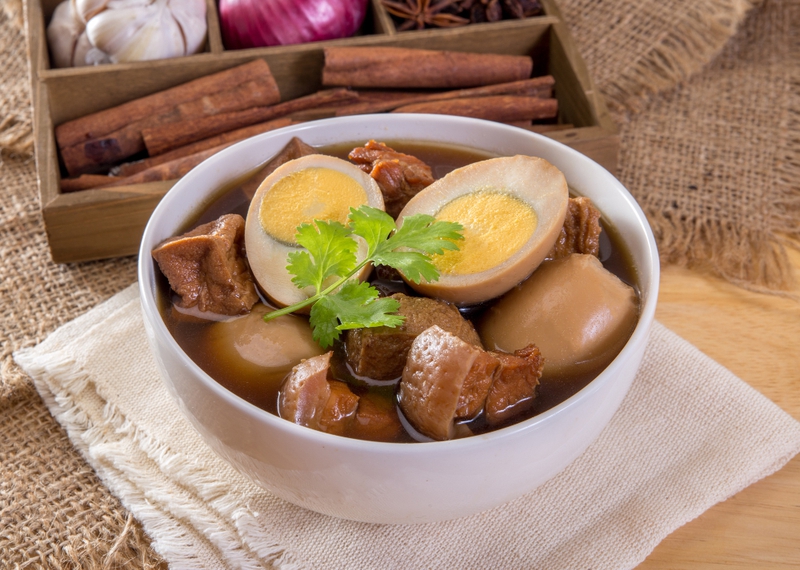 Thịt kho trứng, món ăn ngày tết, Tết Việt nam, hấp dẫn, Braised pork with eggs, a traditional Vietnamese New Year dish, is delicious - chaded