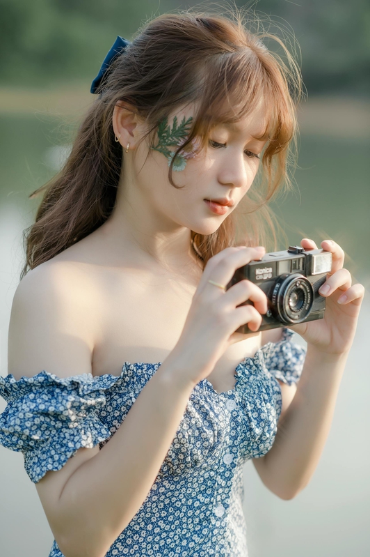 Con gái, cầm hoa - Chuot Anhls 9