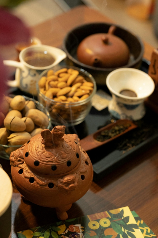 Bánh mứt, trà-HONG SON 1