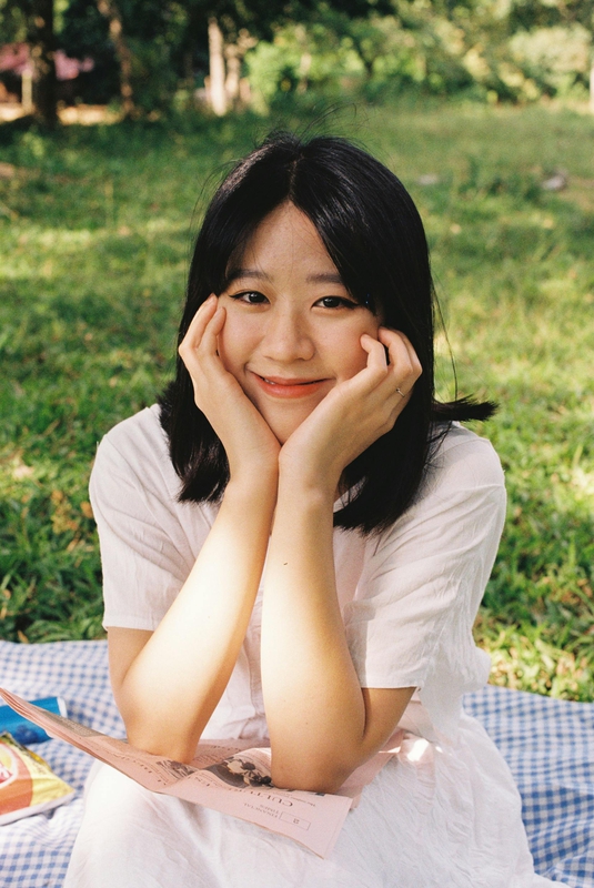 Cô gái, picnic - Lap Dinh Quoc 1
