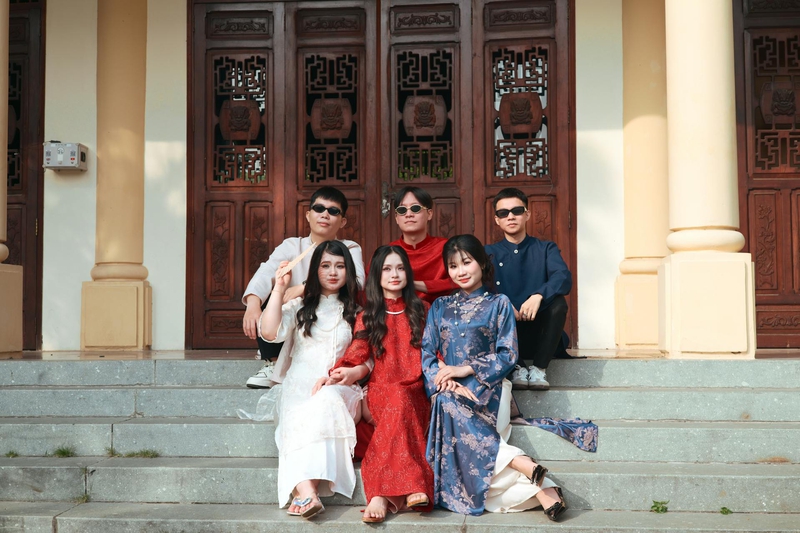Áo dài, bạn bè -  Việt Anh Nguyễn 2