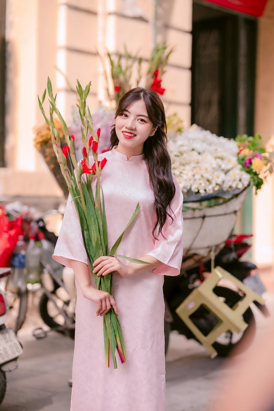 Cn gái, áo dài, Tết - Toàn Văn 7