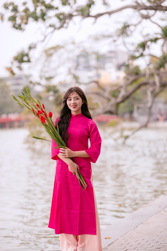 Cn gái, áo dài, Tết - Toàn Văn 11