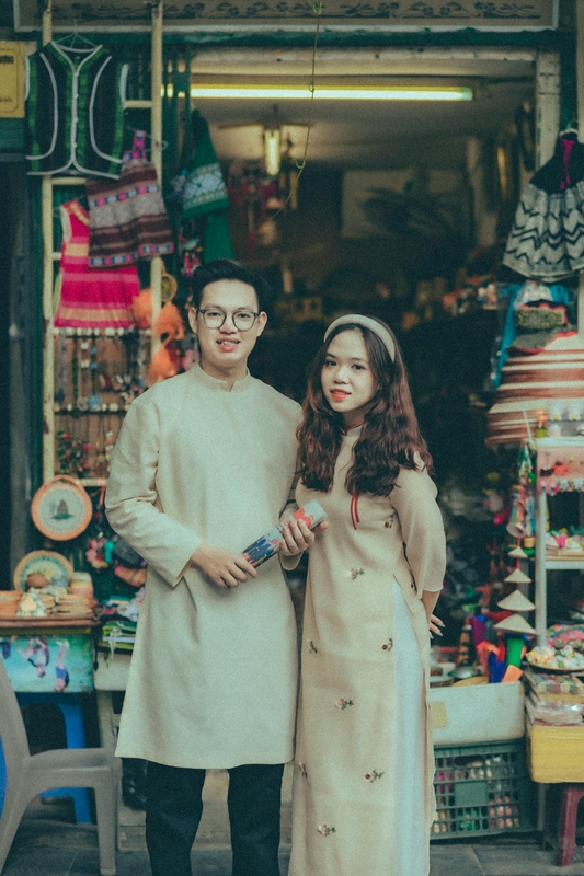 Cặp đôi, áo dài, Tết - Toàn Văn 7