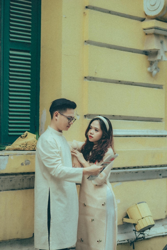 Cặp đôi, áo dài, Tết - Toàn Văn 9