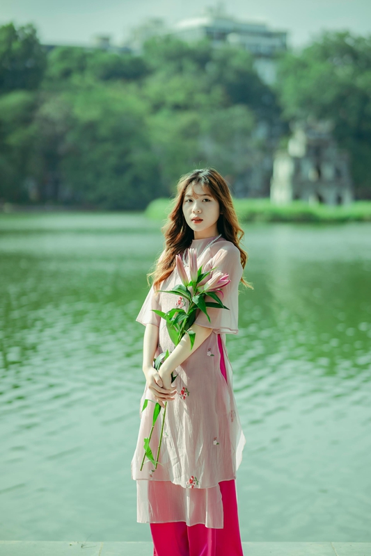 Cn gái, áo dài, Tết - Toàn Văn