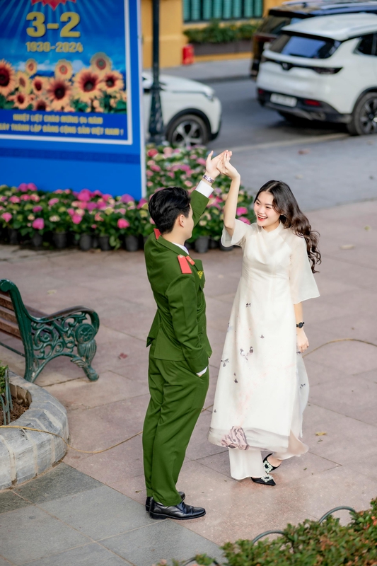 Cặp đôi, quân nhân, áo dài - Toàn Văn 12