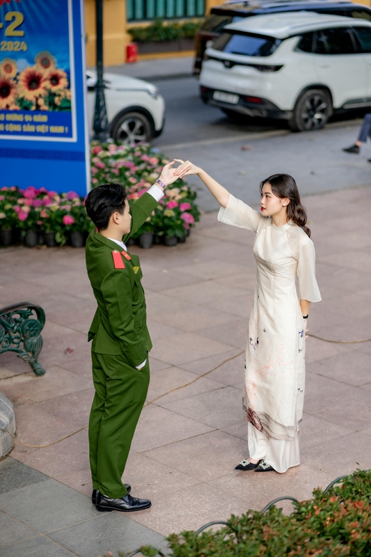 Cặp đôi, quân nhân, áo dài - Toàn Văn 13
