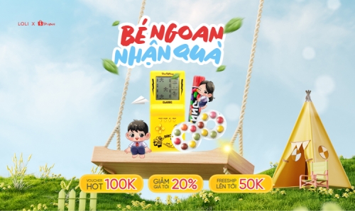Bé ngoan nhận quà