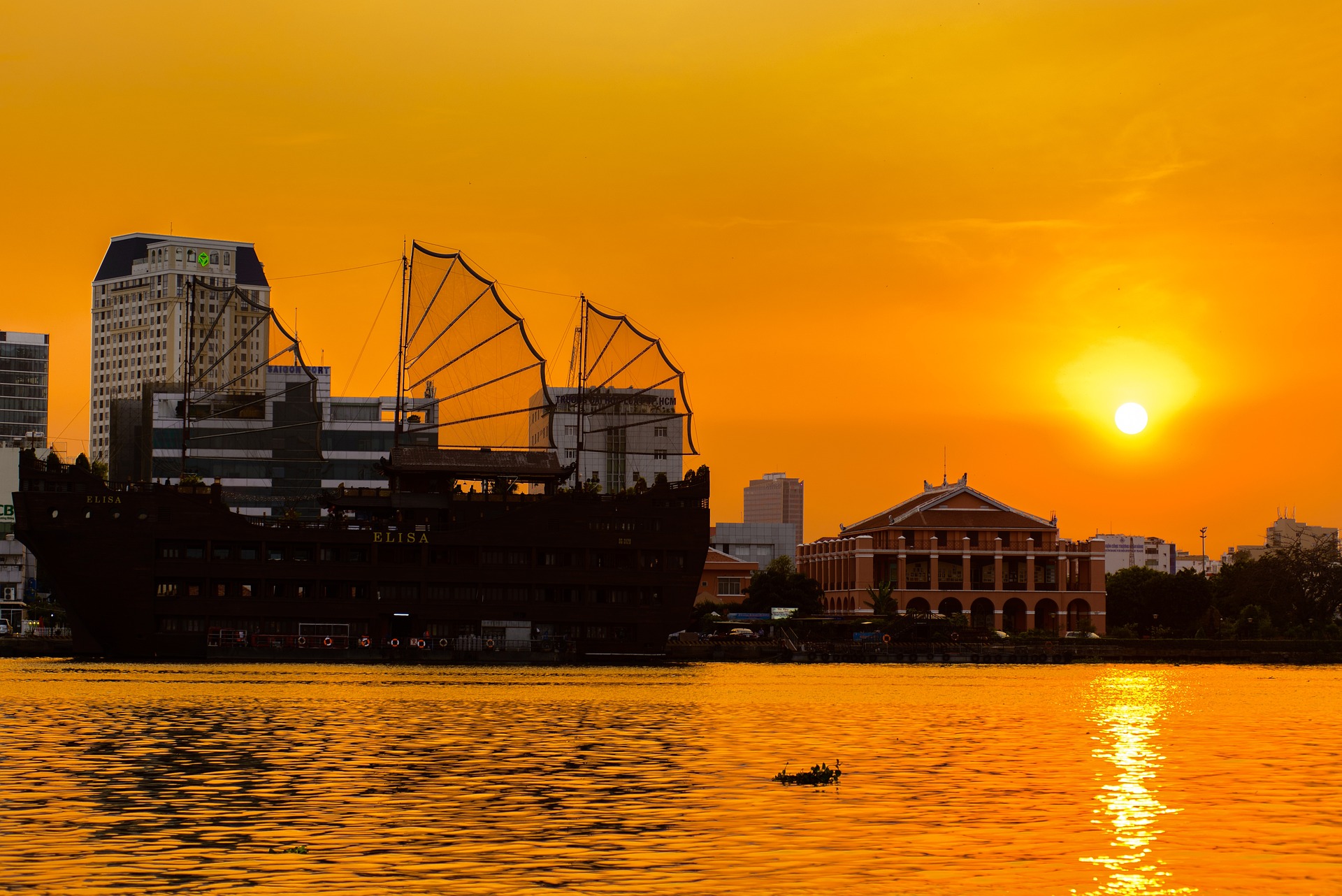 Bến Bạch Đằng, Hồ Chí Minh, Sài Gòn, Việt Nam, Viet Nam - otrotrangian