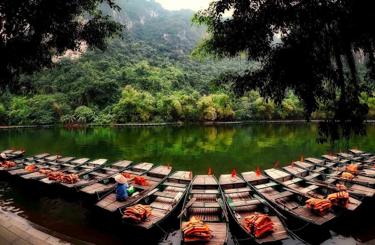 Ghe, tàu, thuyền phao, sông nước, Việt Nam - 12019