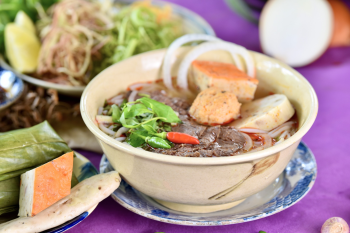 Món ăn Việt Nam, ẩm thực Việt Nam, bún bò, bún bò chả, bun bo, bò - Trang Pham