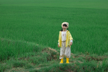Em bé, trẻ em, con gái, girl, đồng ruộng, nông dân -  Jupilu 6