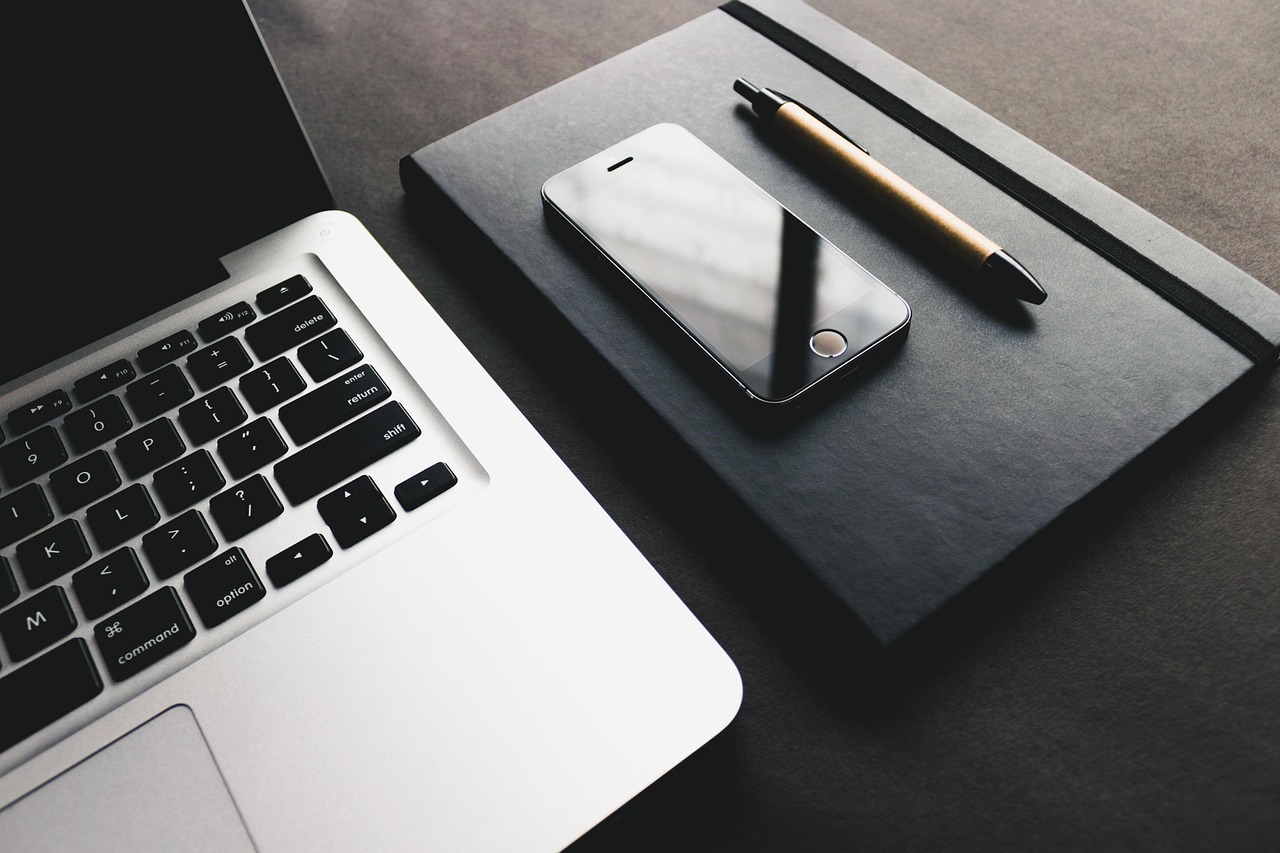 Bàn học, máy tính, bàn làm việc, desk, table, laptop, office - rupixen
