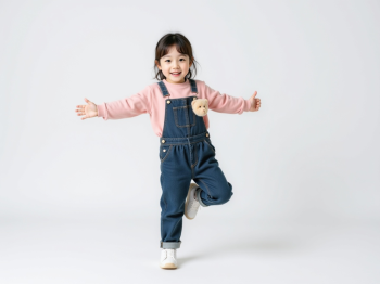 Em bé, trẻ em, con gái, girl, kids, chụp ảnh, vui vẻ 197