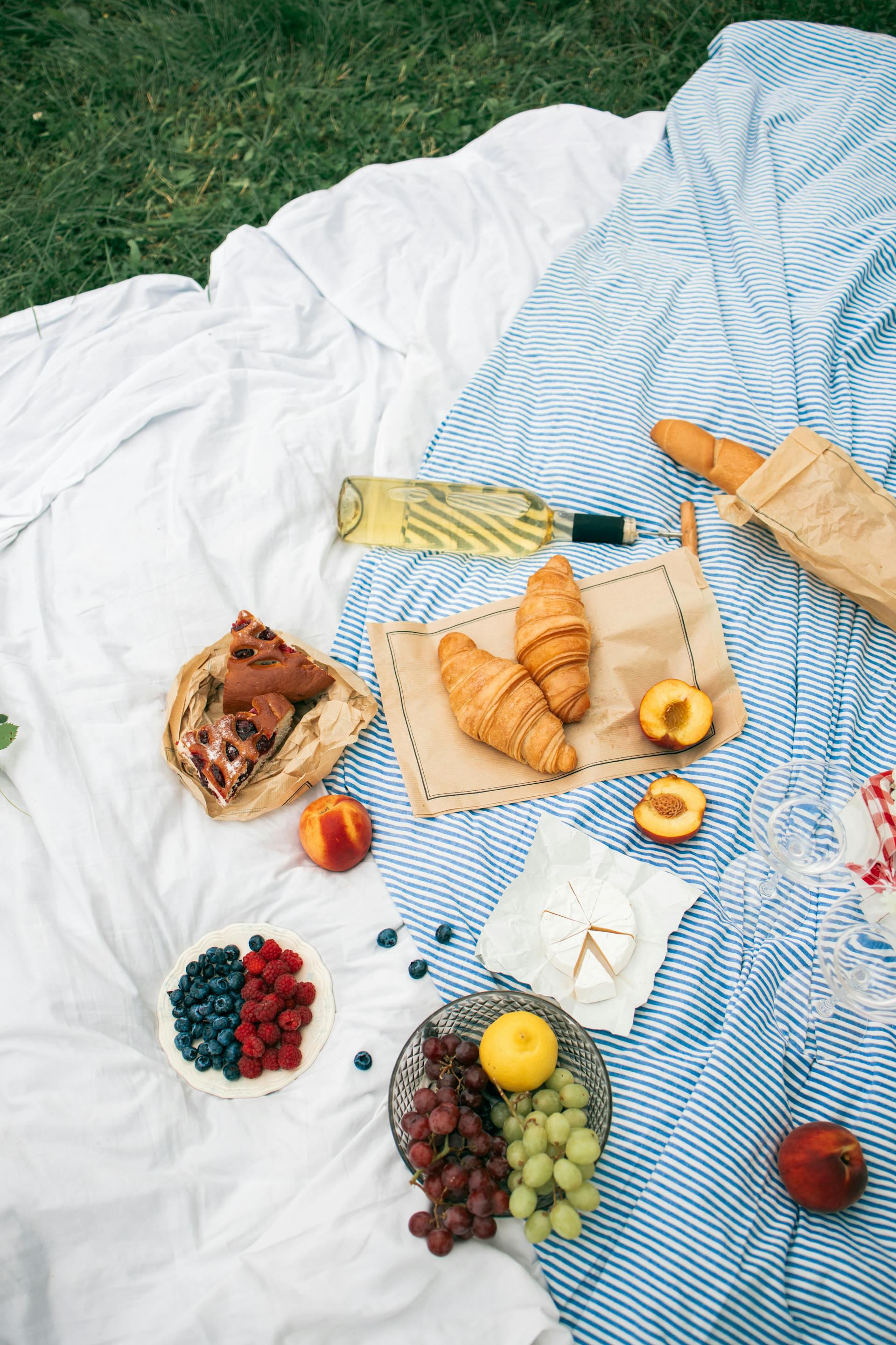 Picnic, bánh, trái cây, cắm trại, camping - Maksim Goncharenok 1