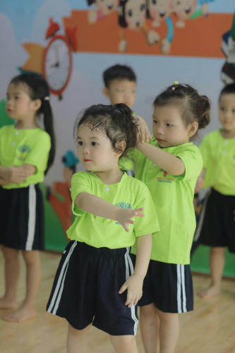 Em bé, trẻ em, con gái, girl, kids, chụp ảnh, vui vẻ- Mochi mochi 75