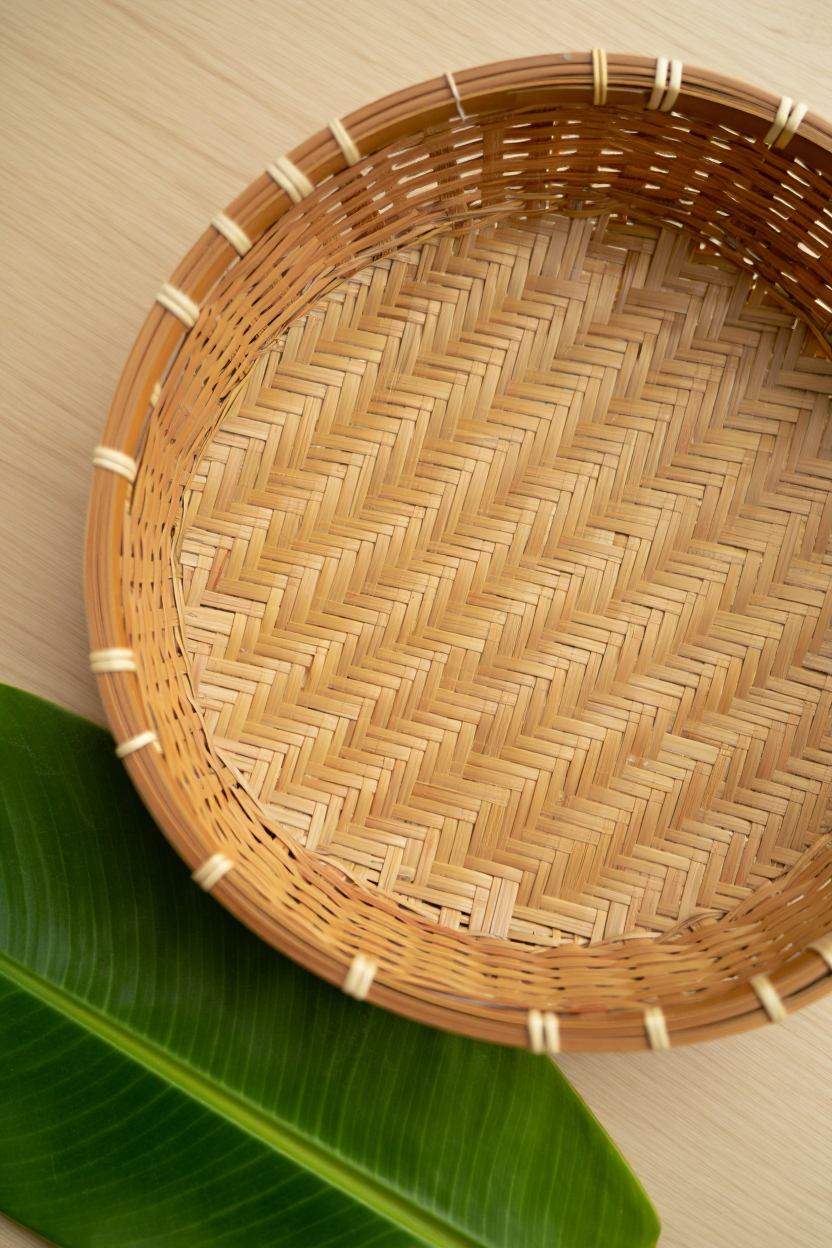 Rổ tre, basket, lá chuối, leaf, thủ công, handmade, truyền thống, traditional 3