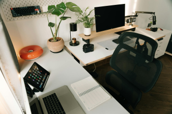 Văn phòng, office, bàn làm việc, bàn, desk, laptop, máy tính - Alpha En