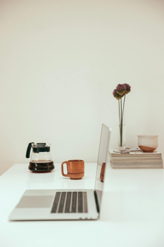 Văn phòng, office, bàn làm việc, bàn, desk, tài liệu, folder, laptop, máy tính - Cup of Couple 2